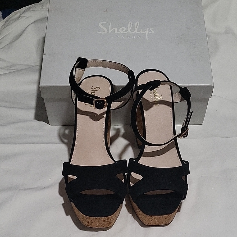 Shellys London DEE Black Size 10